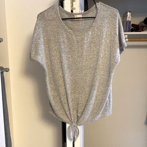 Women’s short sleeve shirt. Size large. Gray lightweight shirt
